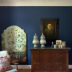 Bed & Breakfast The House 3*