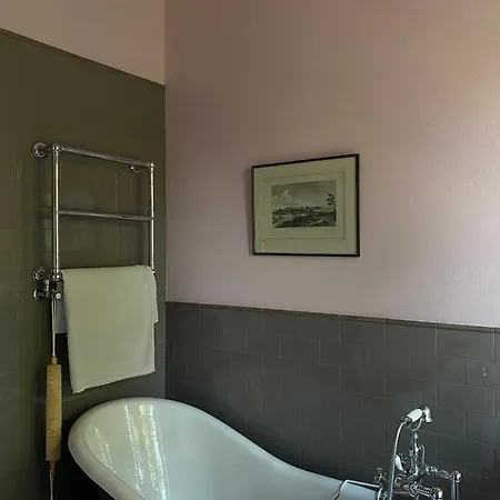 The House Bed & Breakfast Strevi