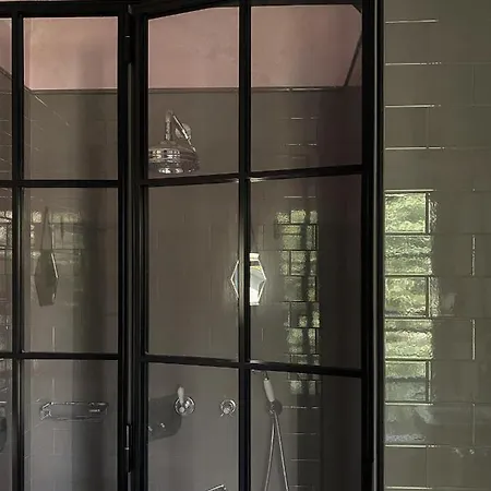 The House * Strevi