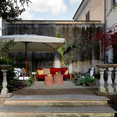 The House Bed & Breakfast *