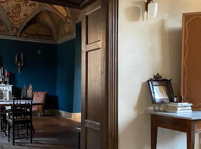 The House Bed and breakfast